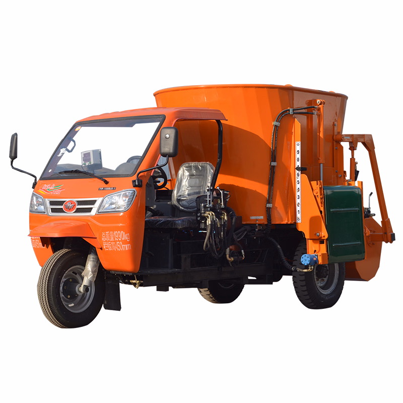 Efficient 4 M³ Self-Propelled Tmr Mixer for Livestock Farm