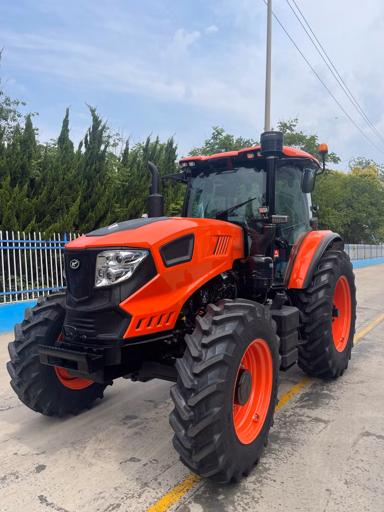 130HP, 4WD High-Quality Agricultural Tractor