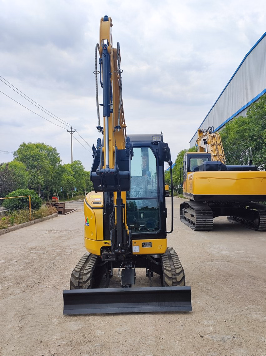 Compact Carter CT26 Mini Excavator with Yanmar Engine and Swing Boom