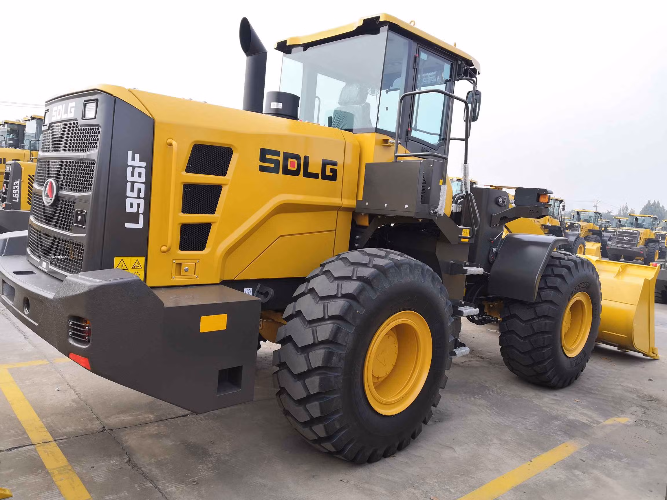 Wheel Loader L956f with Weichai Wd10 Engine for Reload Material at Construction Site