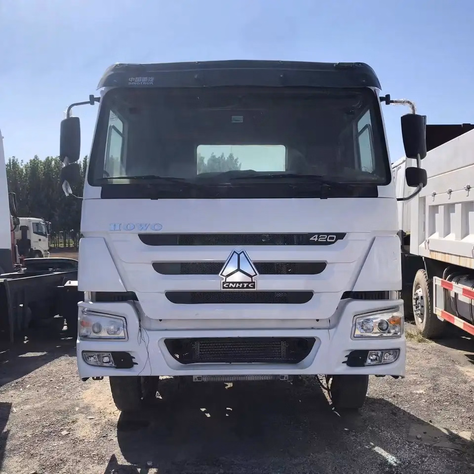 Popular Sinotruk 6*4 Truck Head CNG HOWO A7 371HP Tractor Truck Factory Price