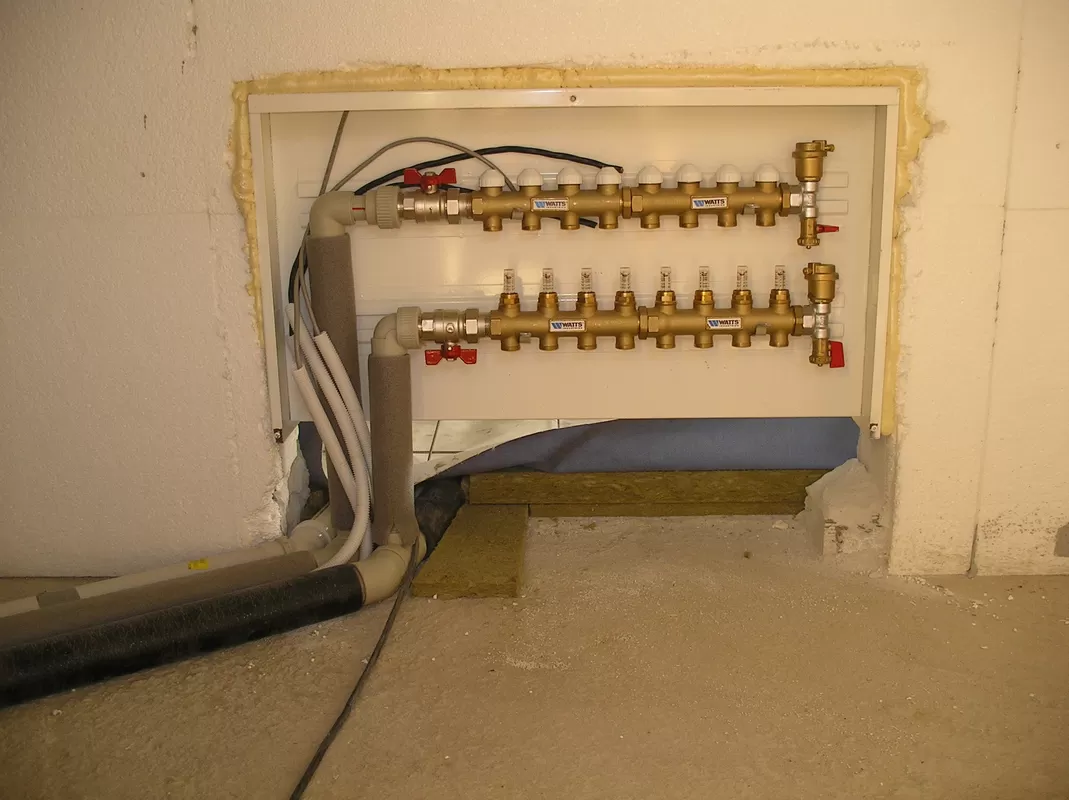 Professional High Temperature Water Source Heat Pump 7 ~ 28kw Maximum 75 Degree C